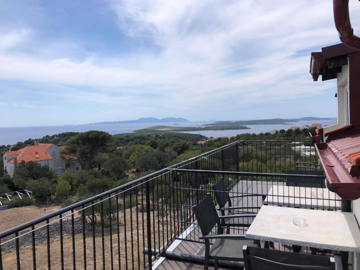 Bed and Breakfast Dela Хвар Екстер'єр фото