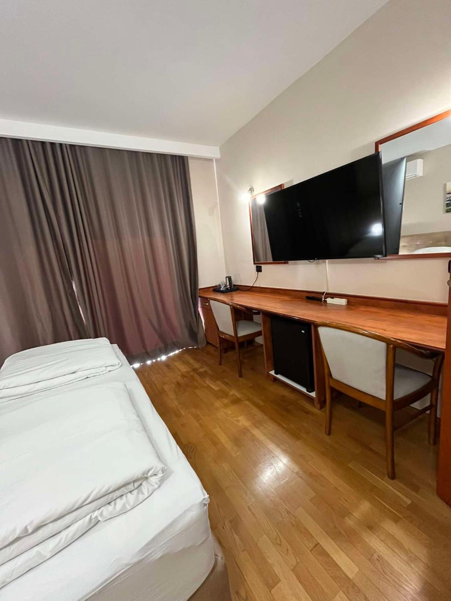 Bed and Breakfast Dela Хвар Екстер'єр фото