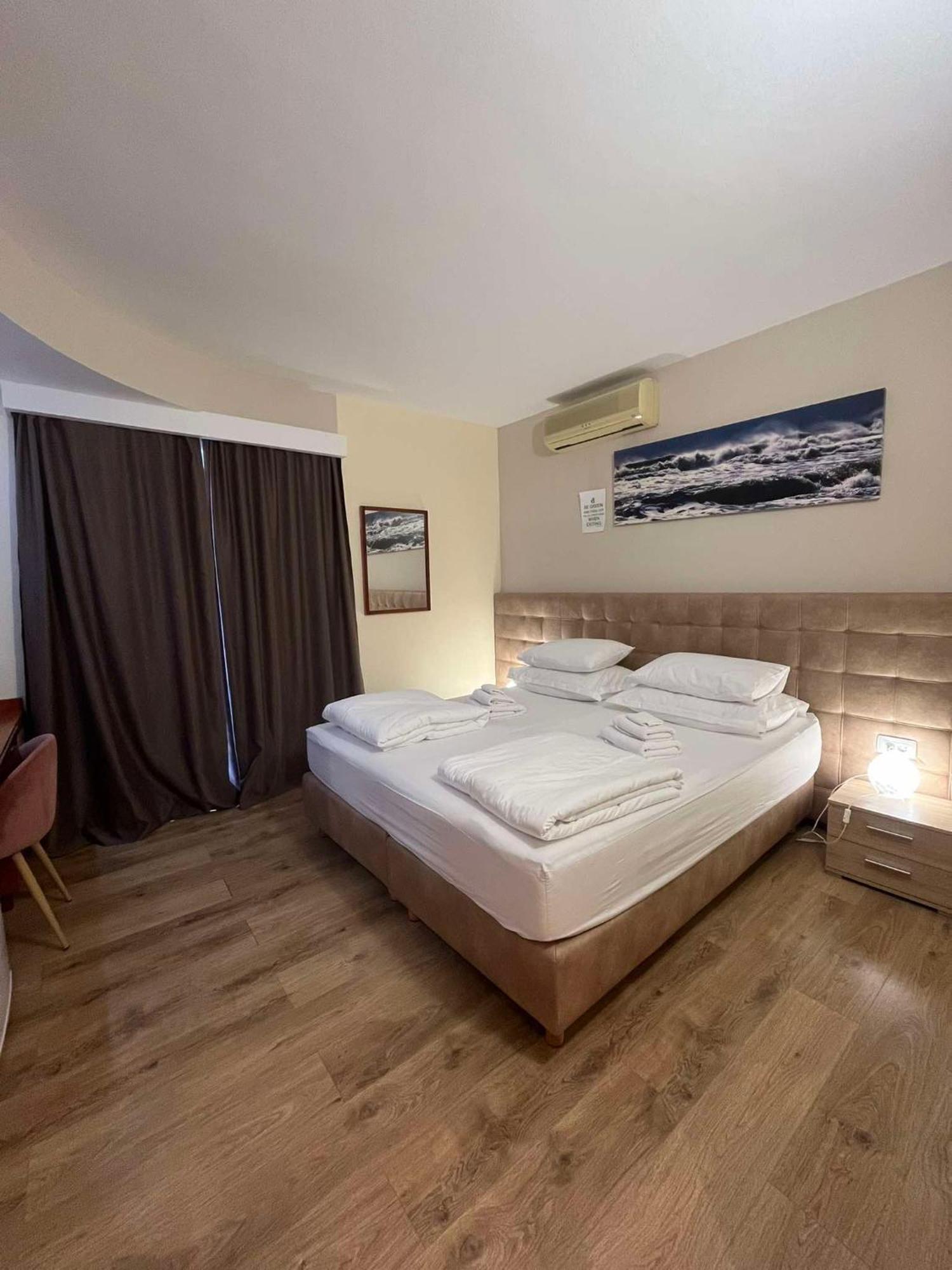 Bed and Breakfast Dela Хвар Екстер'єр фото