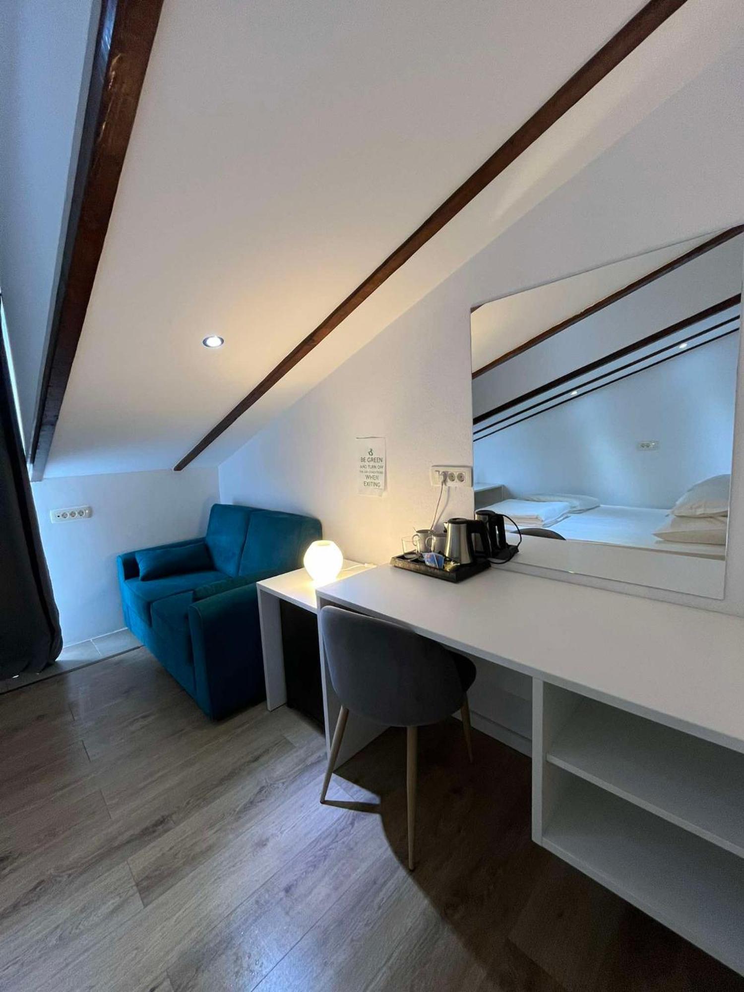 Bed and Breakfast Dela Хвар Екстер'єр фото